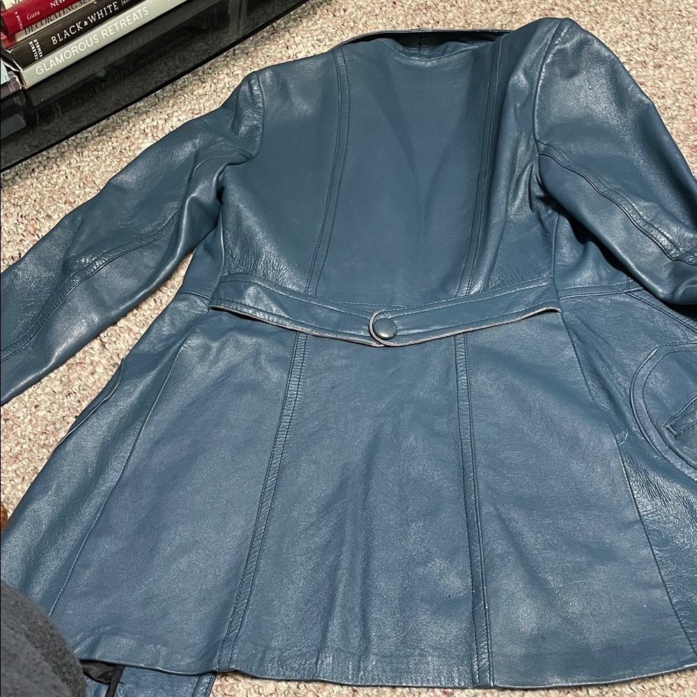 Vintage 70s Women's Blue Leather snap front Coat- adorable - Picture 10 of 11
